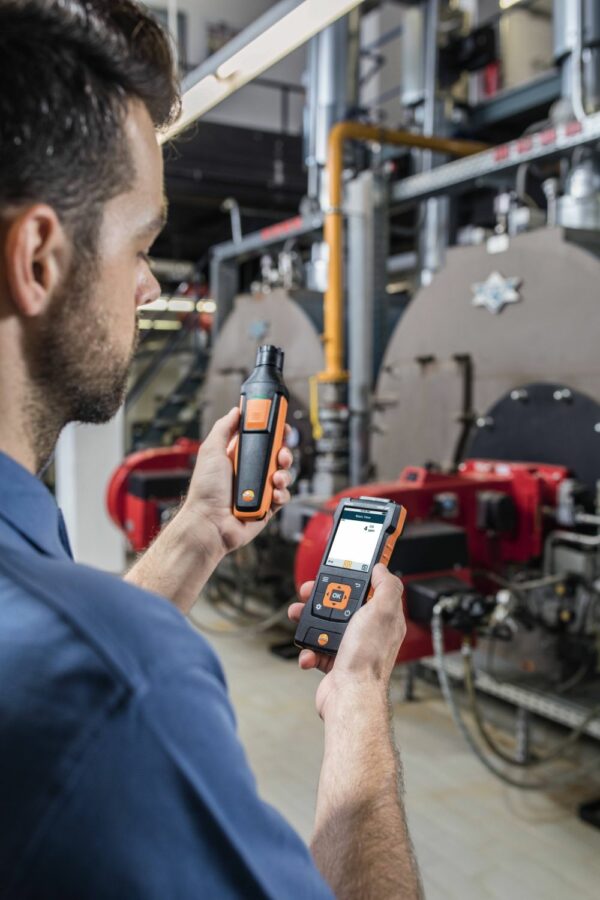 Detection of carbon monoxide boiler rooms with CO probe and testo 440