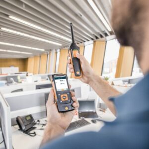 Monitoring of relative humidity in work rooms with humidity probe and testo 440